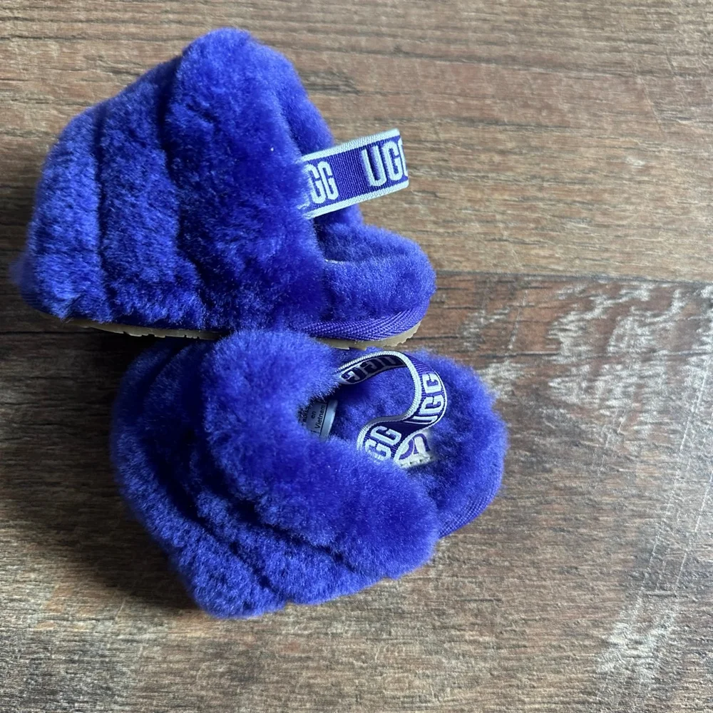 Baby UGG Purple Fluff Yeah Slide Slippers Size 2